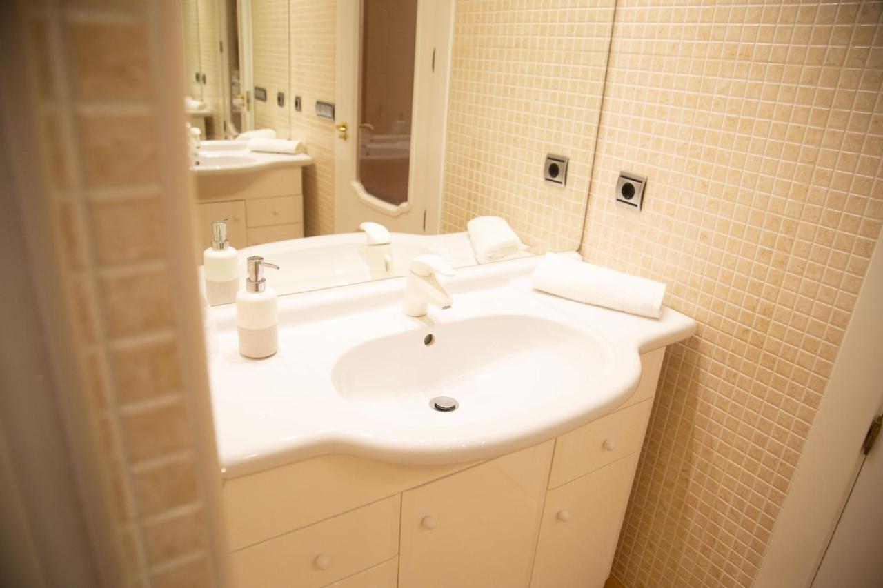 Appartamento Elizabeth Towers Almansa Esterno foto