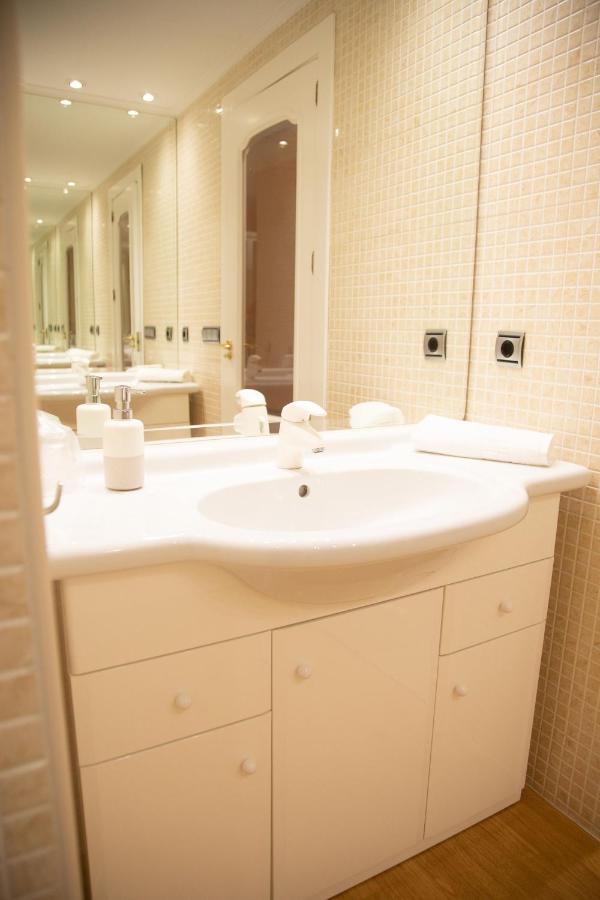 Appartamento Elizabeth Towers Almansa Esterno foto