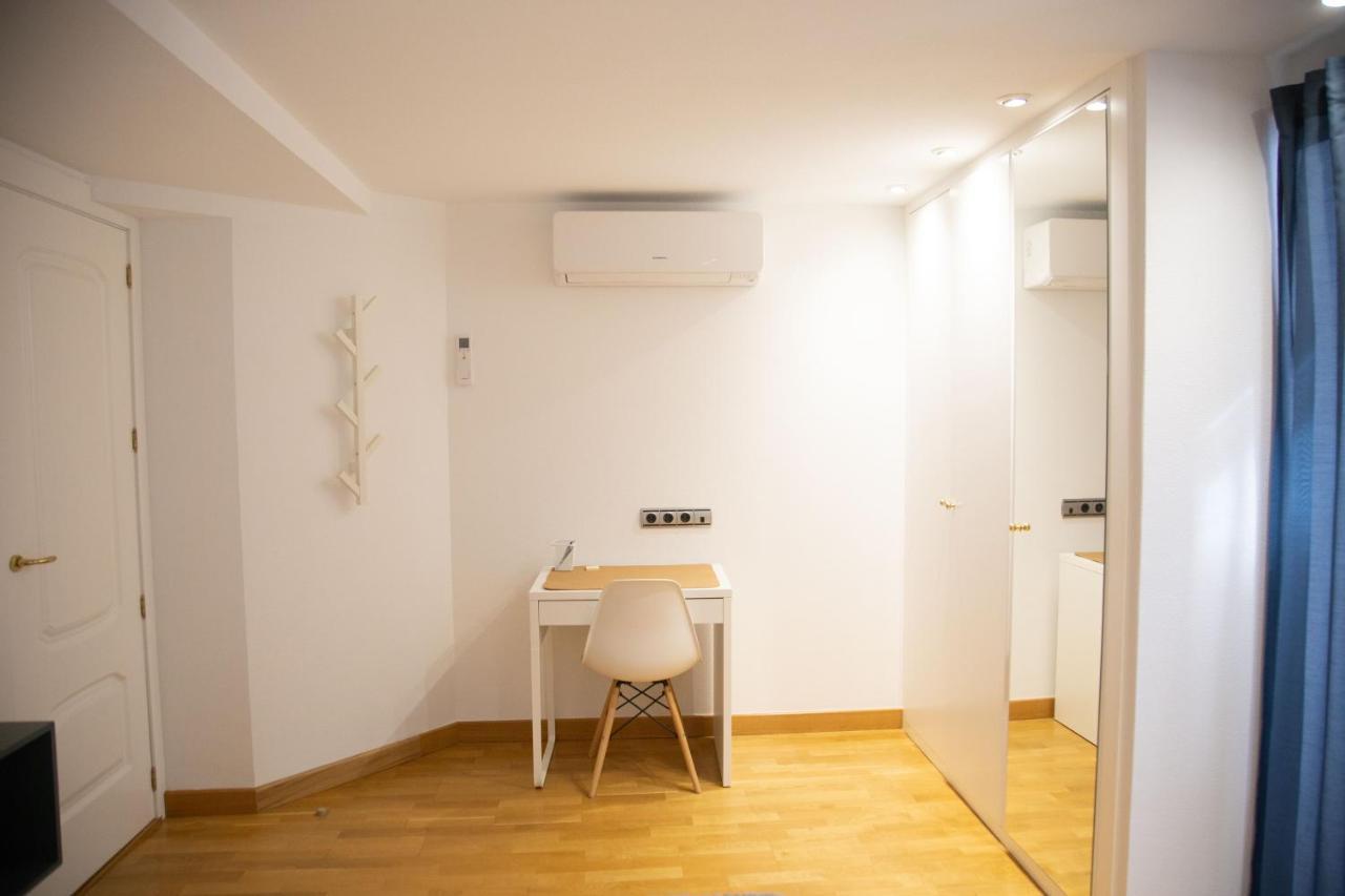 Appartamento Elizabeth Towers Almansa Esterno foto